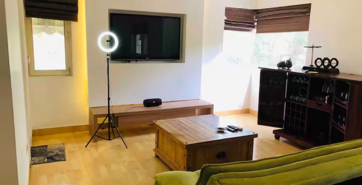 3BHK duplex for rent in Saket – Fully furnished DDA flat in Anupam Apartments with terrace garden and 2 car parking